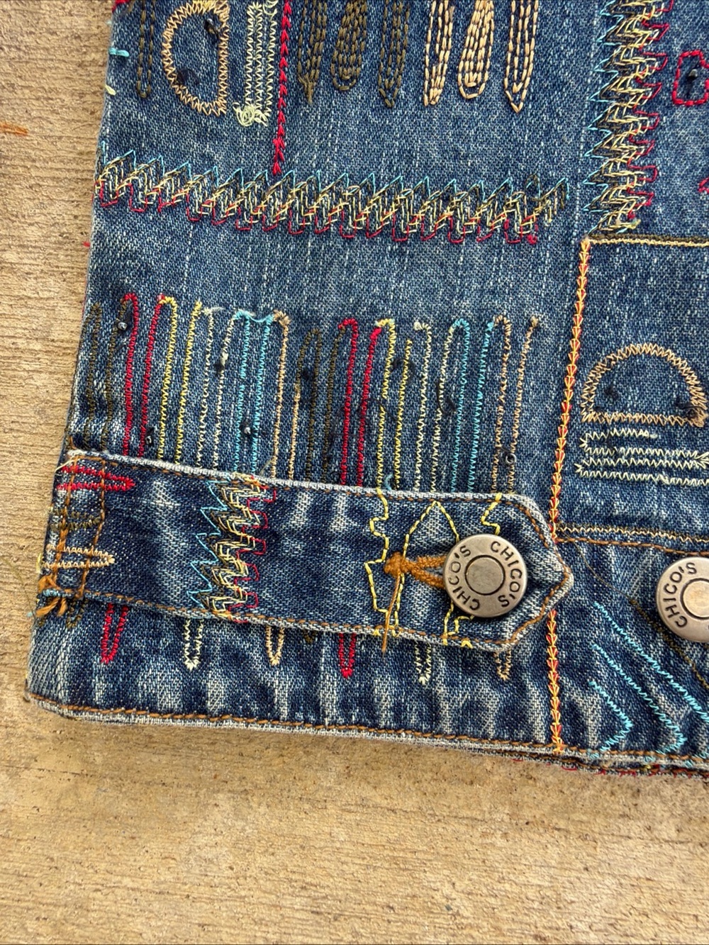 Chico's Multicolor Embroidered Tribal Blue Denim Jacket Size 3/ XL? - Picture 16 of 16